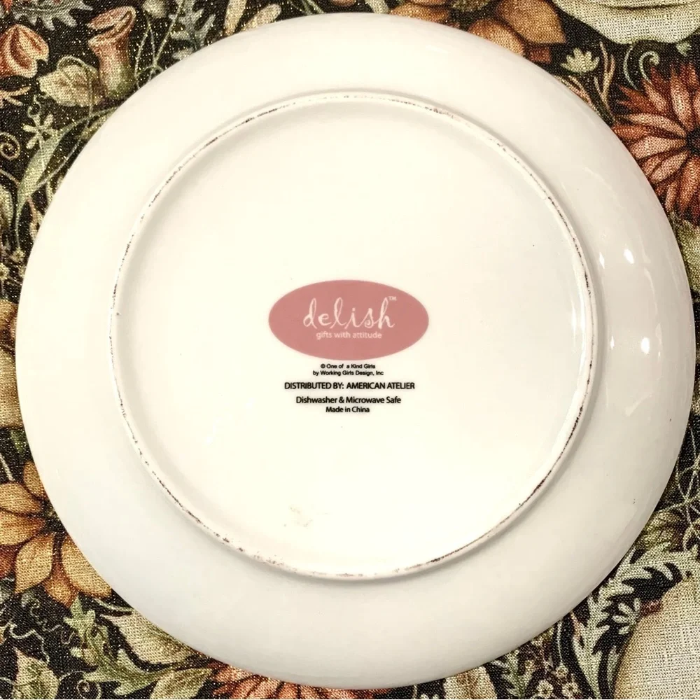 American Atelier Delish “Chillin With My Ghoul Friends” decorative plates (3)